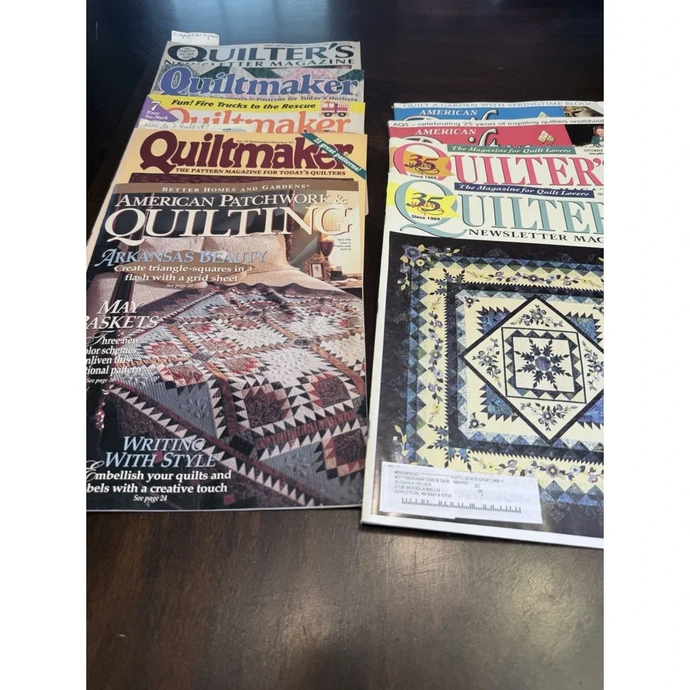 Lot of 26 Quilting Magazines Quiltmakee Quilters Newsletter 1984-2009
